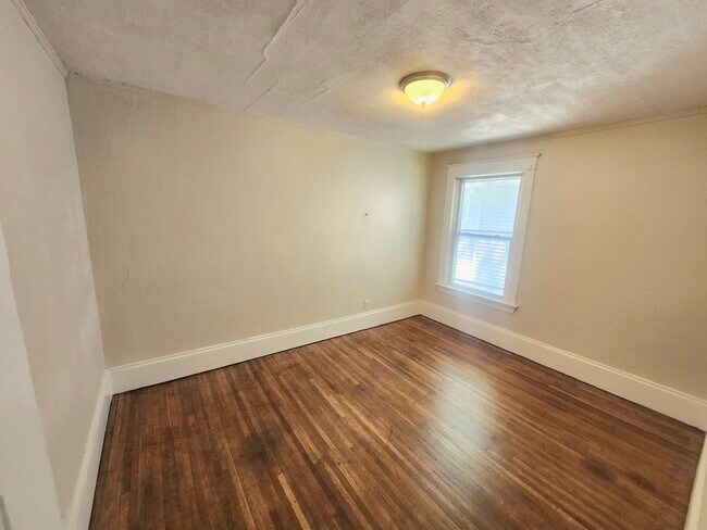 Building Photo - 357 Columbia Ave