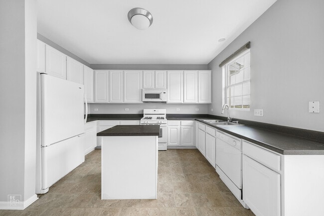 Building Photo - 1579 W Turtle Creek Ln