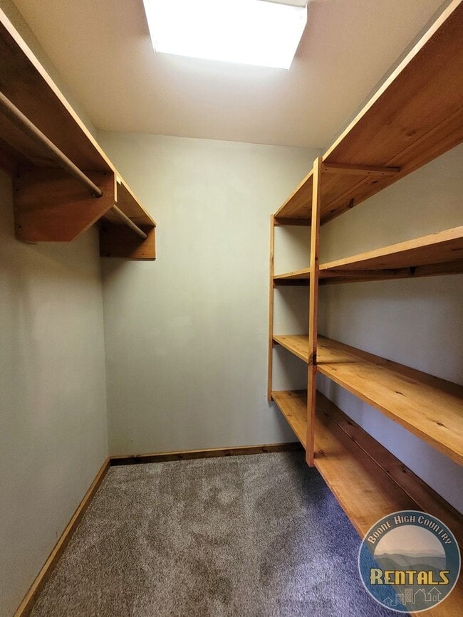 Building Photo - Beautiful 1 Bedroom Home with a Loft