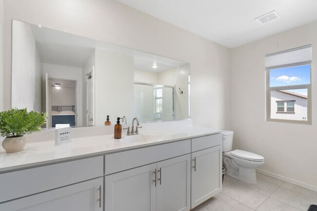 Building Photo - 9520 W Albeniz Pl