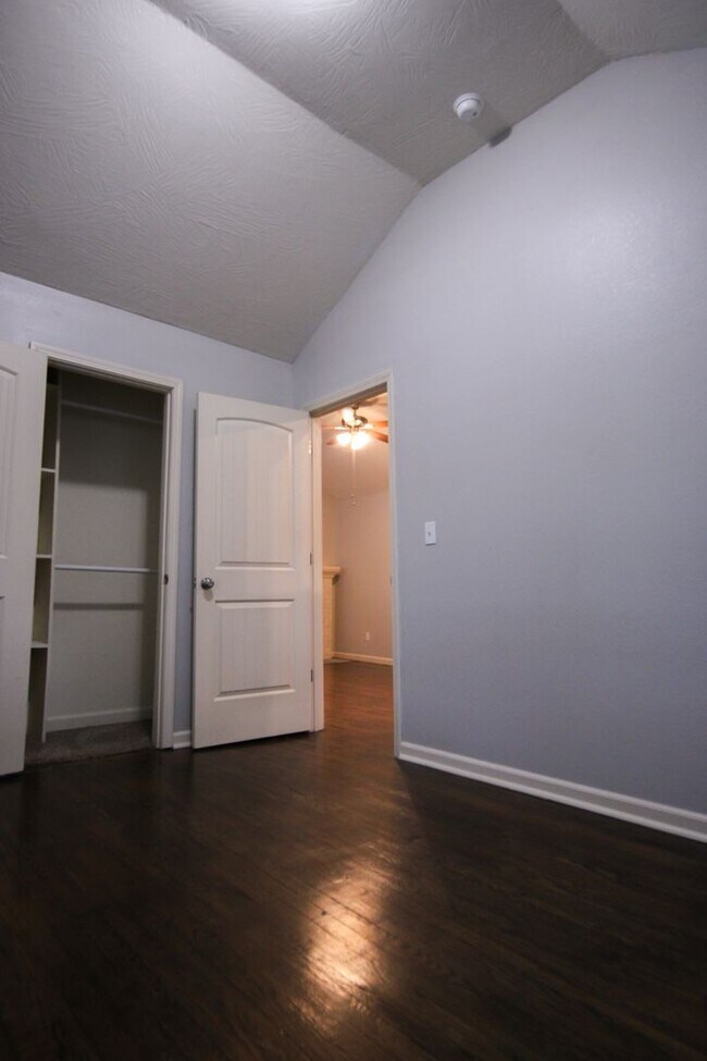 Building Photo - Updated 3BR/2BA House Near MSU – Garage, B...