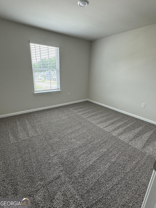 Building Photo - 15 Warwick Ct