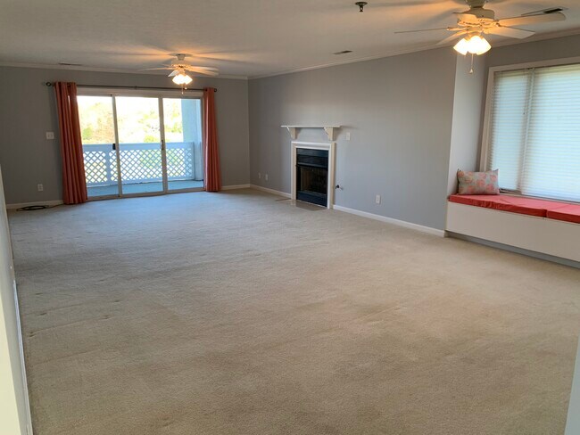 Building Photo - 716 Ivy Lake Dr