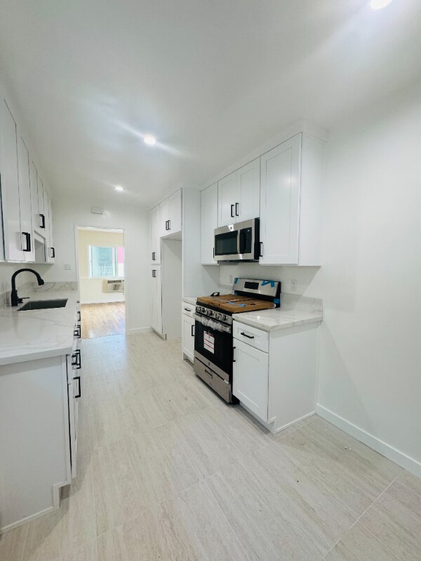 Building Photo - 333 Raymondale Dr