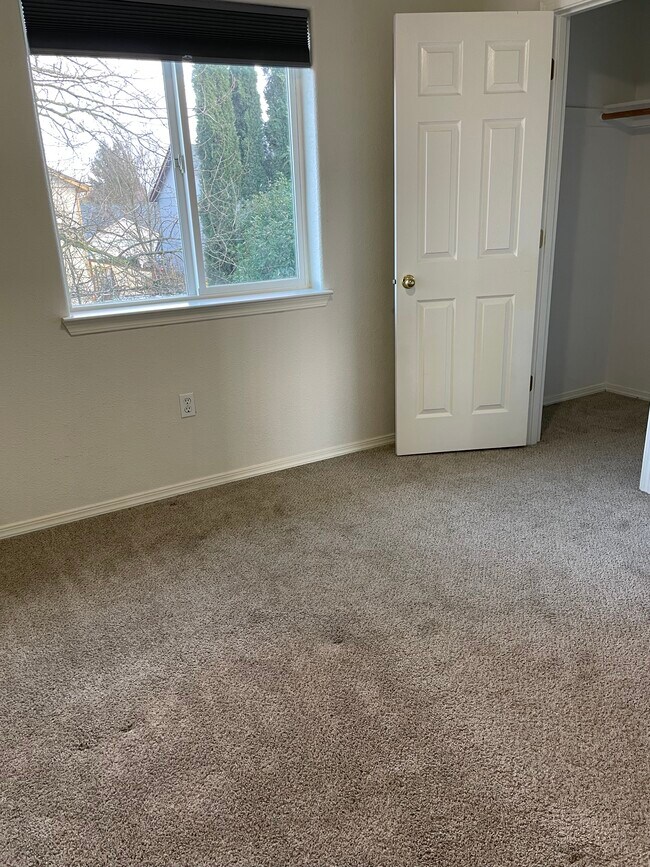 Building Photo - 5386 Burbank St N