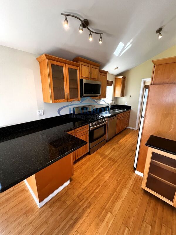 Building Photo - 668 W Paseo Del Mar