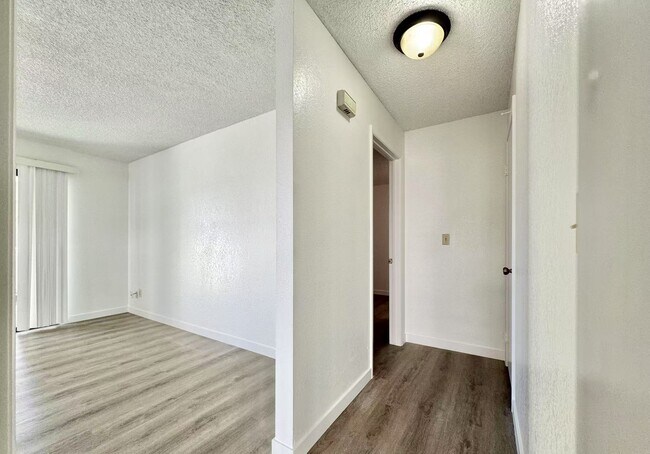 Building Photo - 4724 Nara Vista Way
