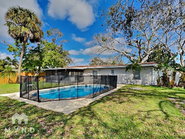 Building Photo - 1652 S Jefferson Ave