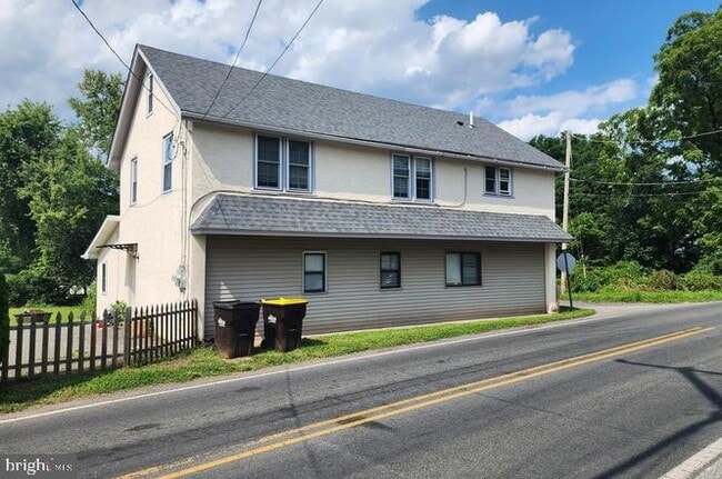 Building Photo - 203 E Cedarville Rd