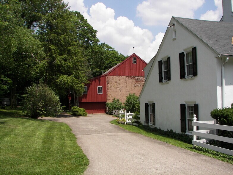 Building Photo - 413 Skippack Pike