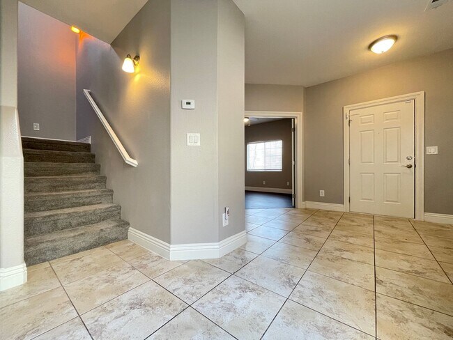 Building Photo - Beautiful 4-Bedroom Home with Den in Mountain’s Edge