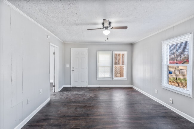 Building Photo - 207 Sunset Ave