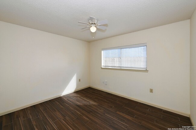 Building Photo - SPACIOUS 4-BEDROOM IN VALLEY FORGE