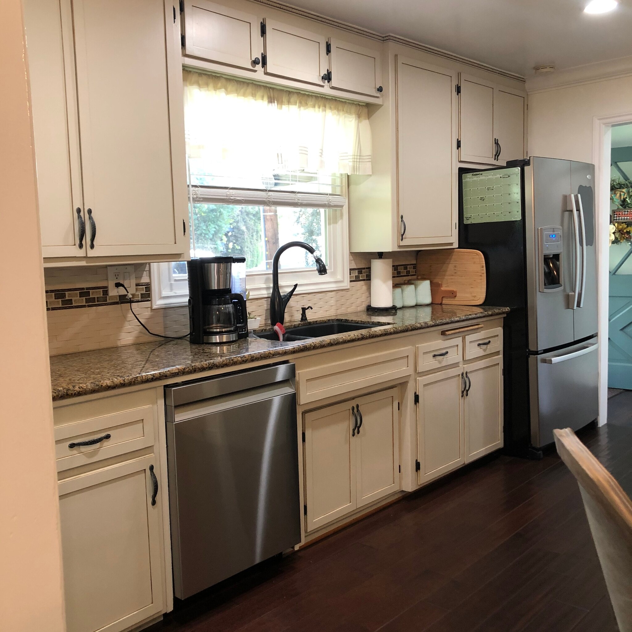 Kitchen - 10304 Cliota St