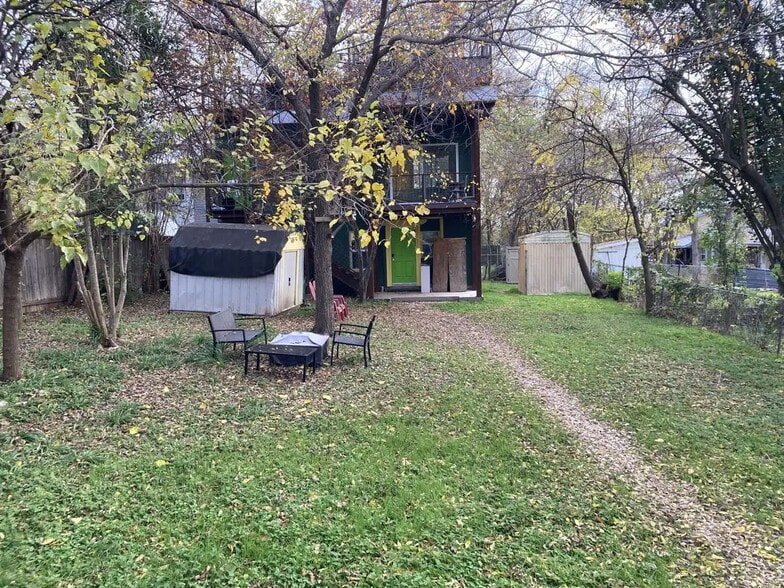 Building Photo - 2605 Oaklawn Ave