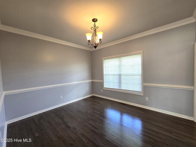 Building Photo - 315 Orchard Dr