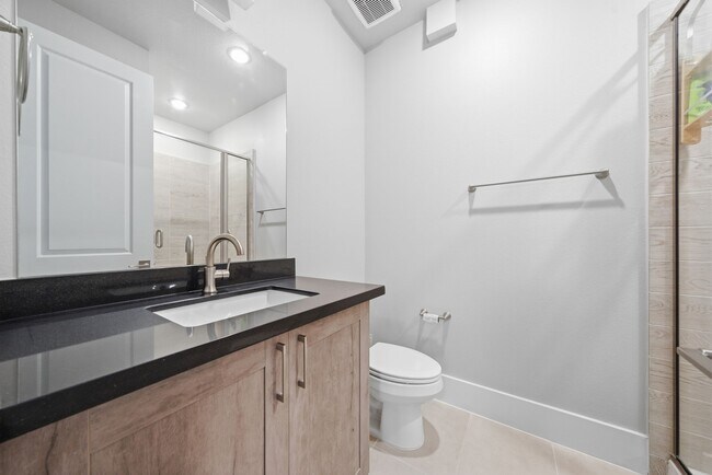 Building Photo - 2401 Crawford St