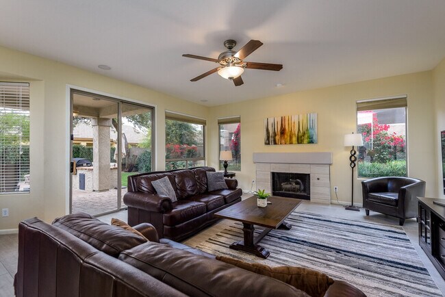 Building Photo - 6417 E Marilyn Rd