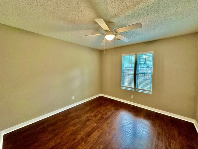 Building Photo - 3513 W Wood St