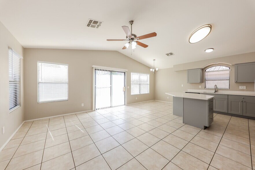 Building Photo - 3233 E Tonopah Dr