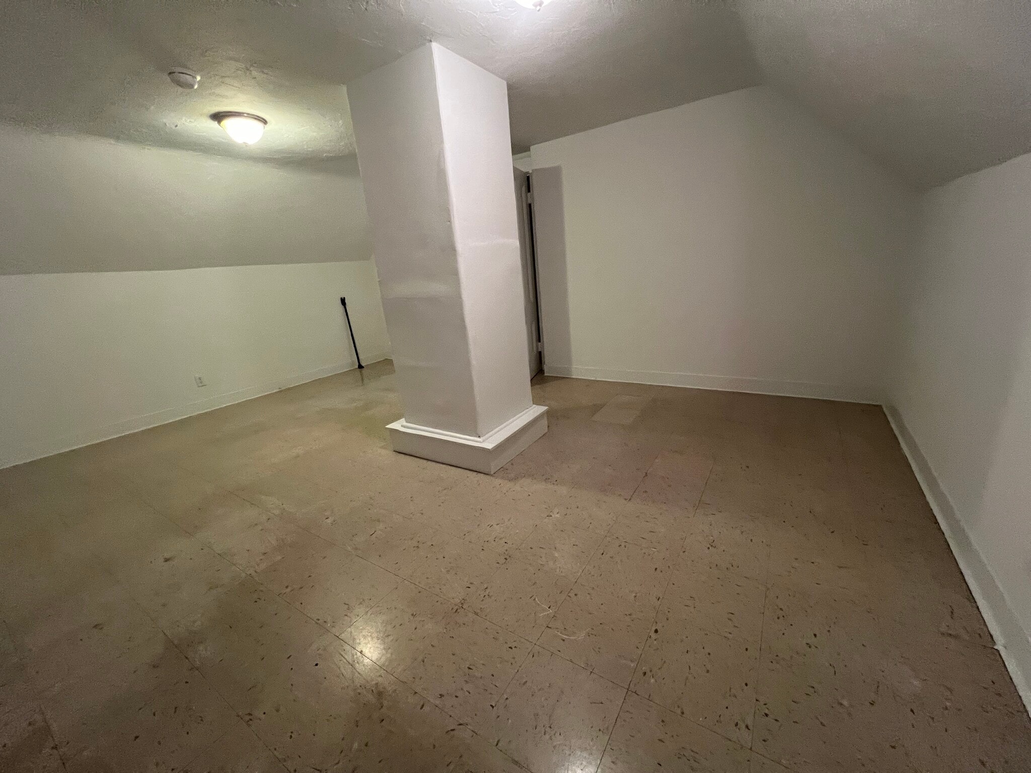 Building Photo - 456 Salem St