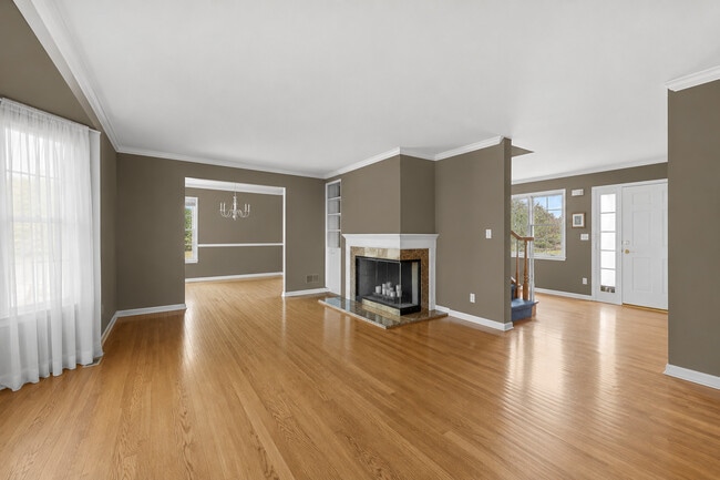 Building Photo - 1120 Romona Rd