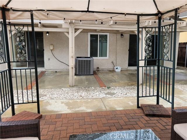 Building Photo - 775 Falcon View St