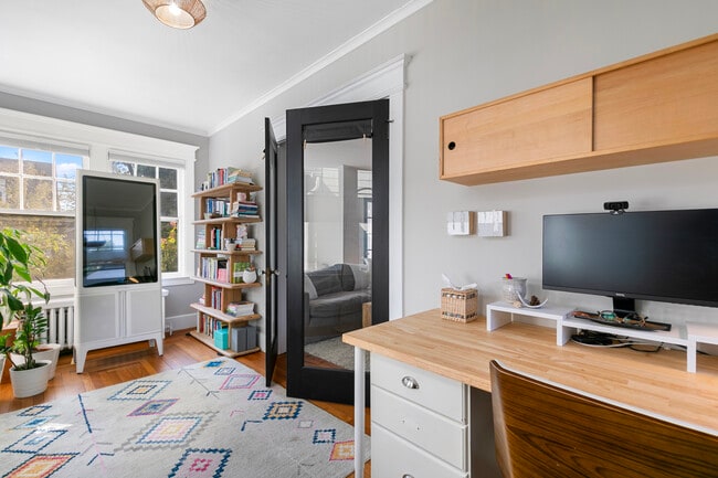 Building Photo - 37 Harmon St