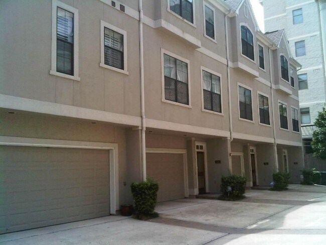 Primary Photo - 2210 Mid Ln