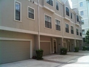Building Photo - 2210 Mid Ln