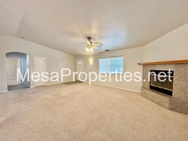 Building Photo - 14744 Hopland St