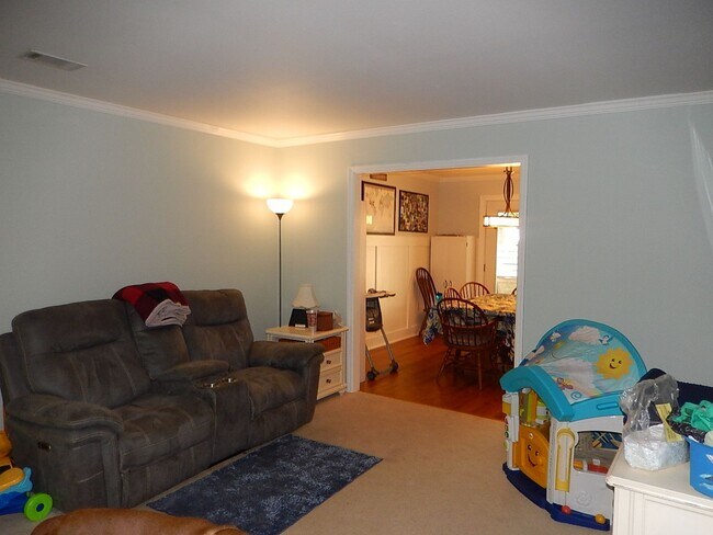 Building Photo - GORGEOUS NE 4/2.5 on 1 Acre w/ Fenced Yard, Garage, Washer/Dryer, Spa Tub, Stainless Appliances, ...