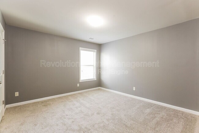 Building Photo - 823 Python Dr