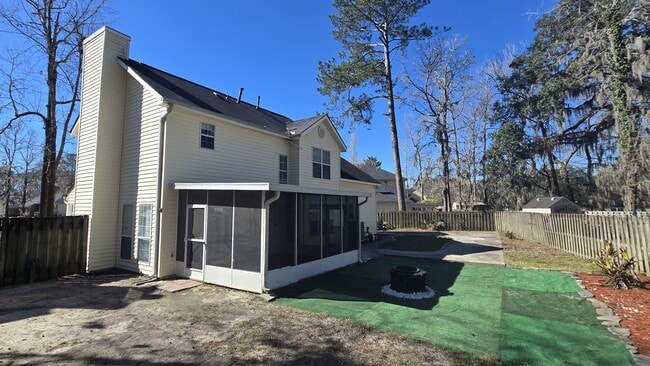 Building Photo - 22 Avocet Way