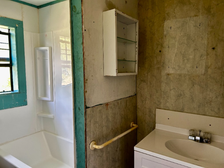 Building Photo - 313 Mahlon St