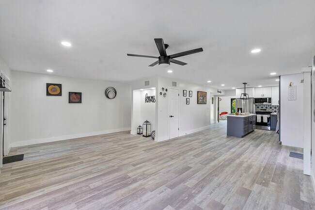 Building Photo - 11628 NW 30th St