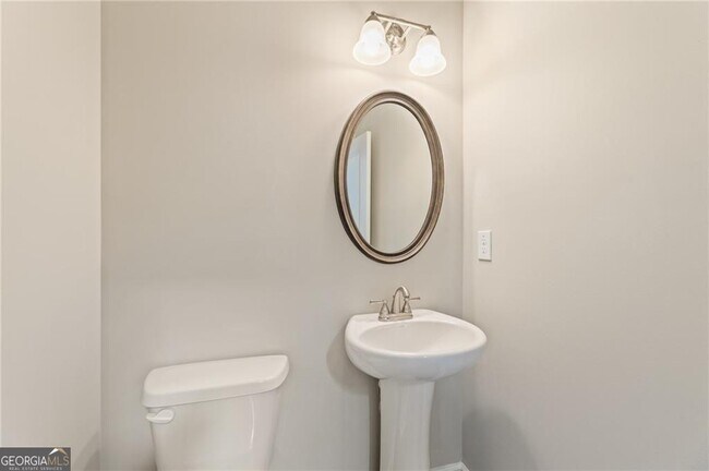 Building Photo - 978 Valley Rock Dr