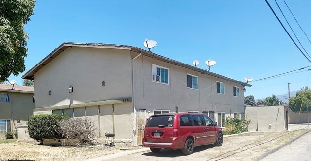 Building Photo - 4792 Canoga St