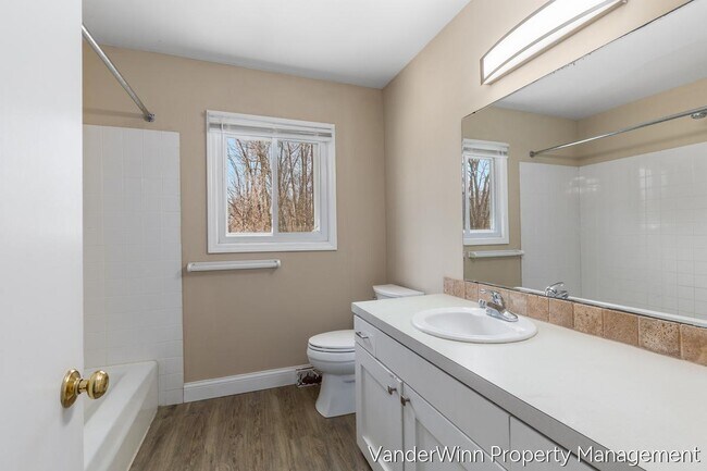 Building Photo - 10945 Mountain Ash Ave NW