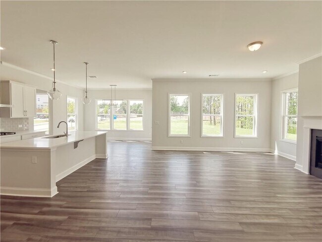 Building Photo - 2665 Whistler Wy NE