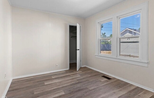 Building Photo - 618 W 22nd St