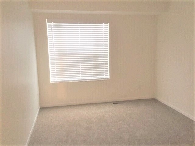 Building Photo - 821 Monarda Pl