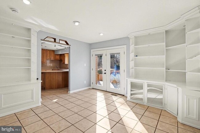 Building Photo - 5819 Stone Ridge Dr