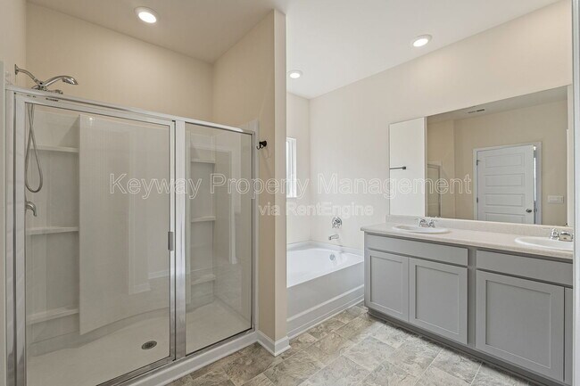 Building Photo - 3262 Carmine Ave
