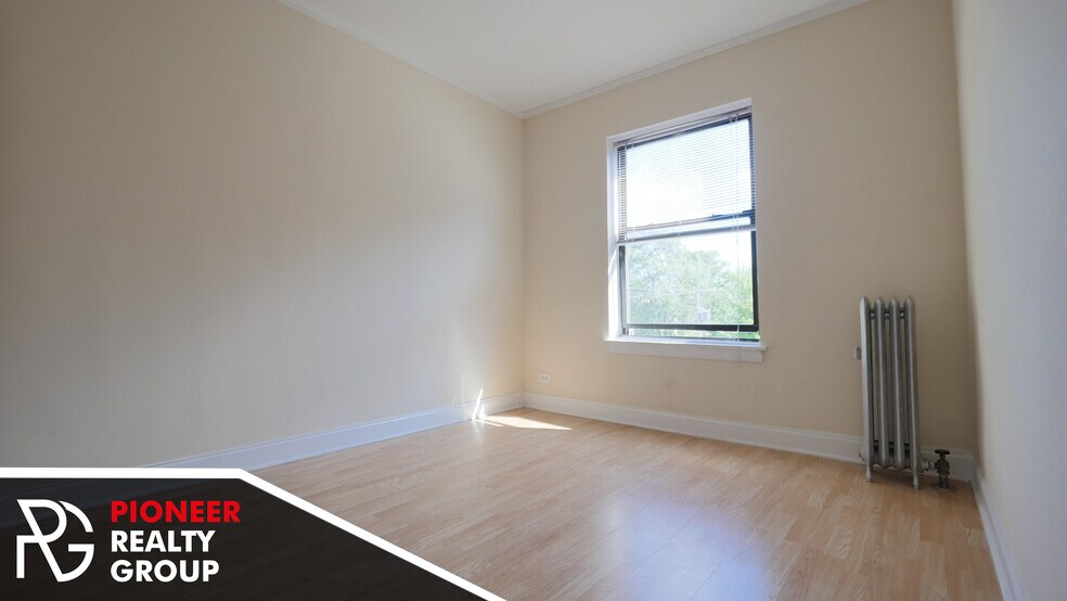 Building Photo - 4857 N Damen Ave