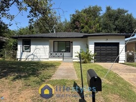 Building Photo - 716 Faulkner Ln