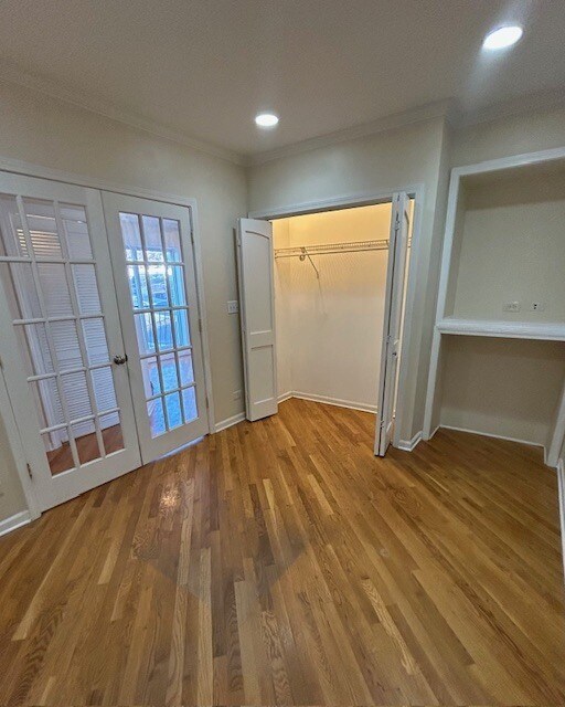 Building Photo - 2053 W Summerdale Ave