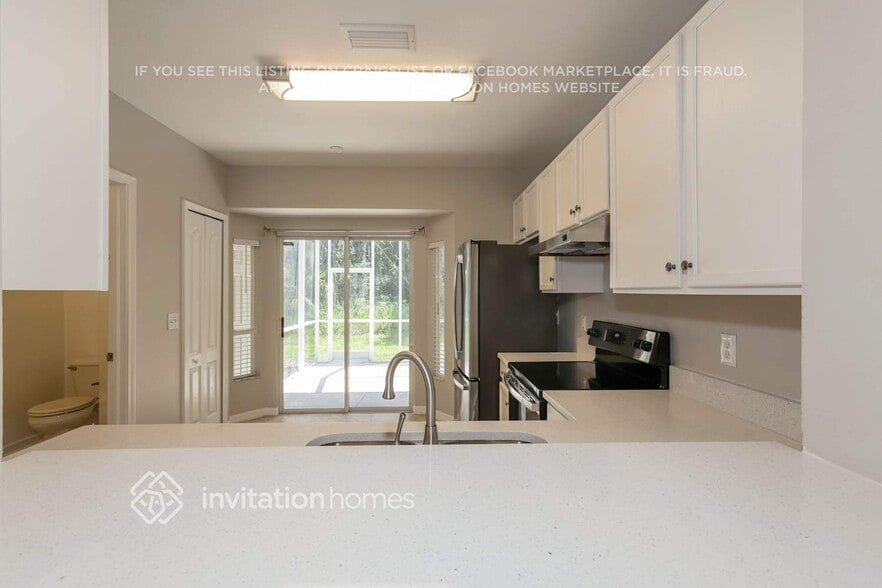 Building Photo - 15792 Fishhawk Falls Dr