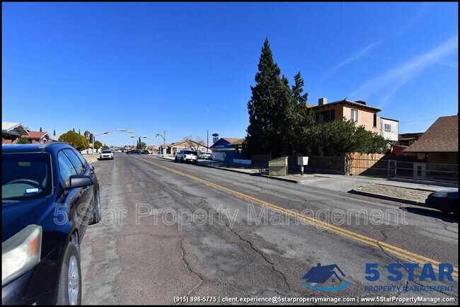 Building Photo - 3519 Douglas Ave