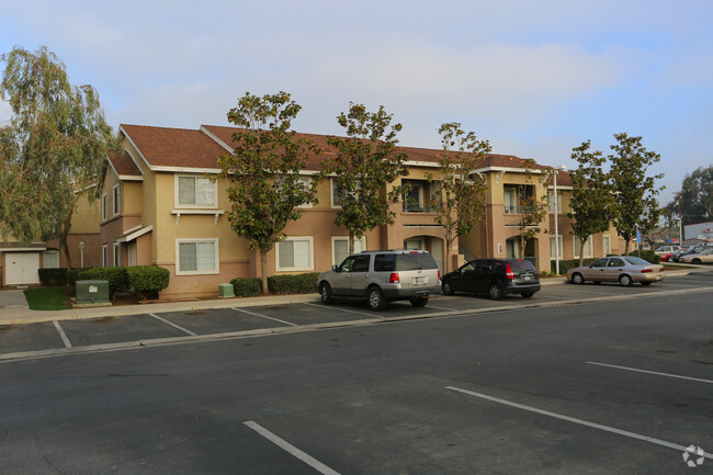 Primary Photo - Summerhill Apartments